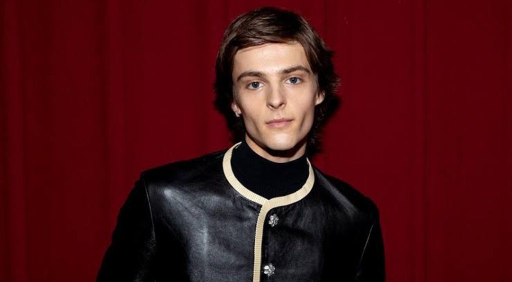 Corey Fogelmanis Wikipedia